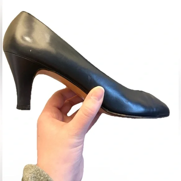 Vintage Ferragamo Cone Heels Navy Pumps 7.5 AA Narrow Pump 2.5” Italy Leather - Picture 5 of 16